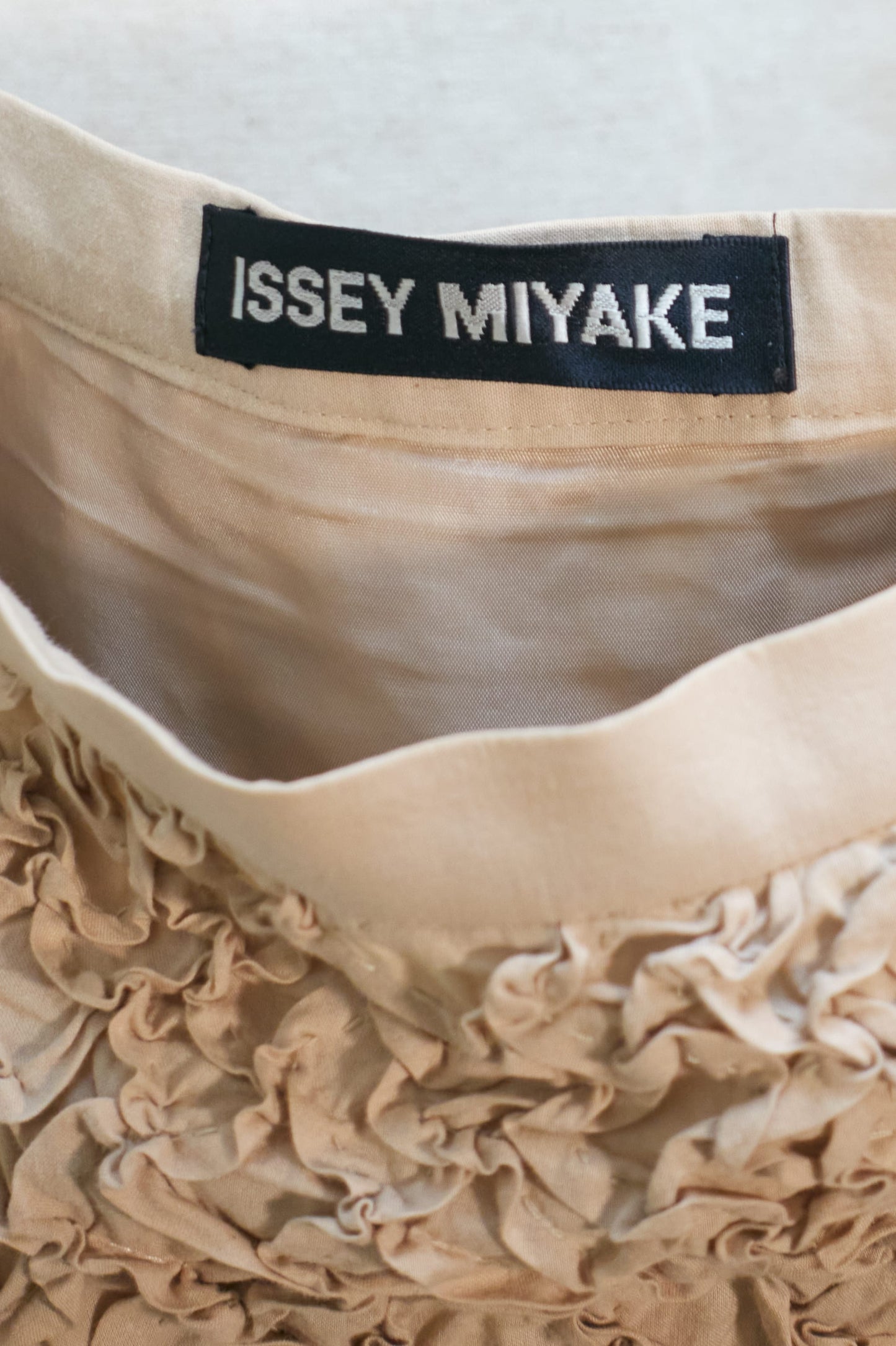 Issey Miyake beige ribbon skirt